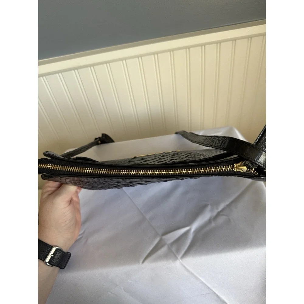 Brahmin strap shows